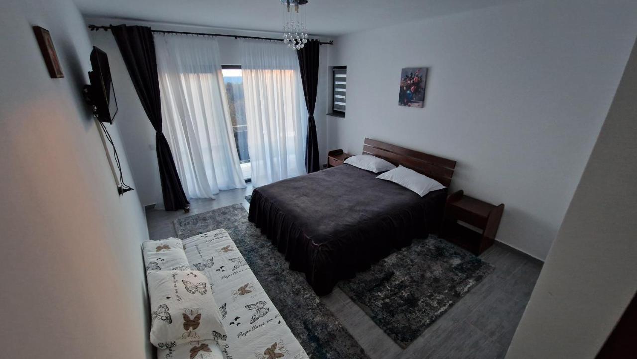 Novaci-Străini Casa De Vacanta Larisa מראה חיצוני תמונה